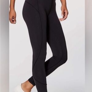 SUPER RARE LULULEMON athletica In Movement 7/8 Black Everlux Leggings. EUC
